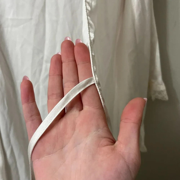 Victorias Secret Womens White Robe XS Here Comes The Bride Satin Lace 3/4 Sleeve - Picture 8 of 9